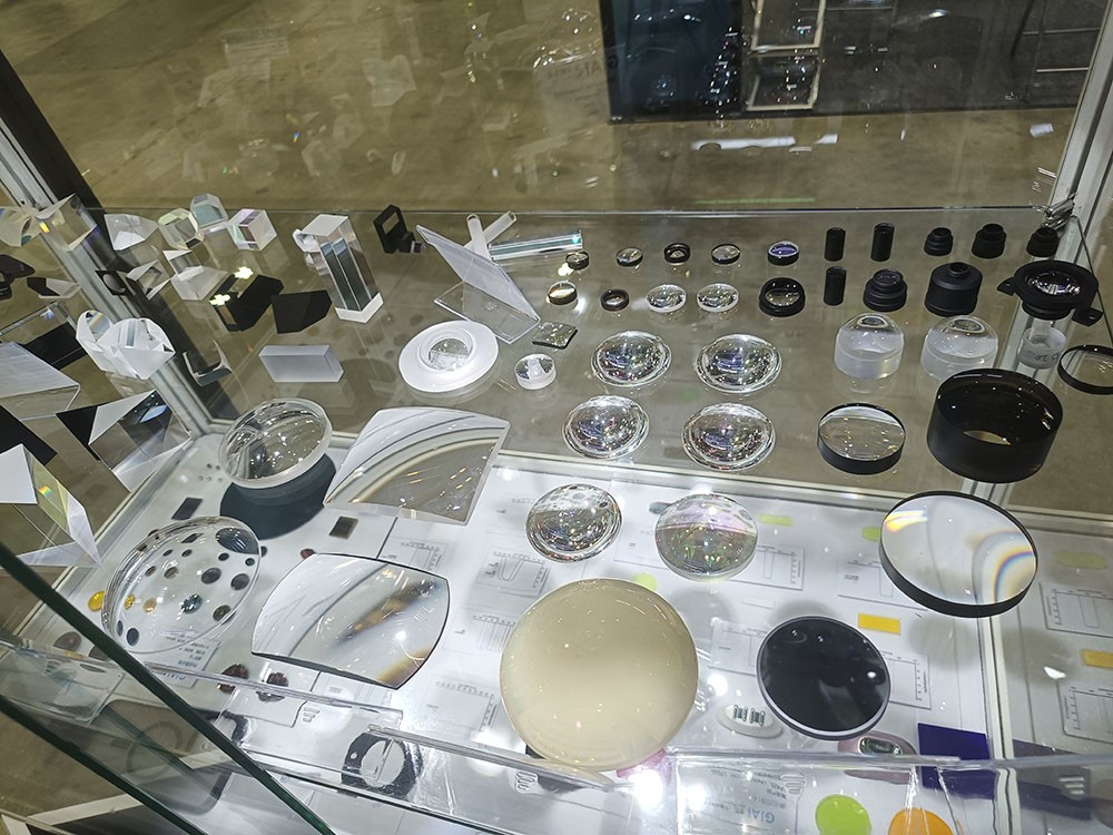 激埃特往期透镜展品