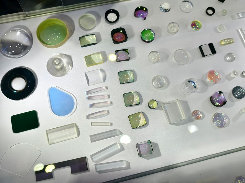 激埃特往期CMEF透镜棱镜展品