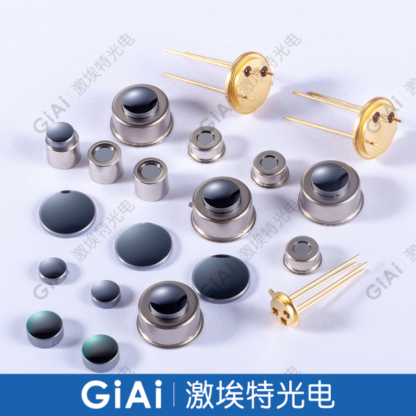 电堆管帽透镜